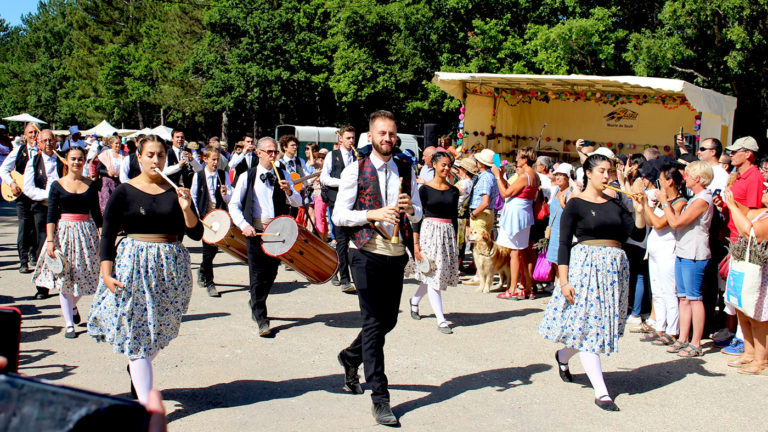 Chants folkloriques provencaux Fête de la lavande